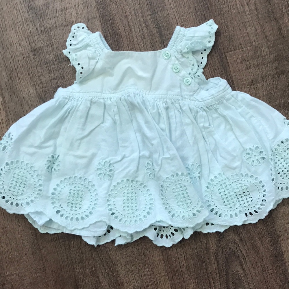 Baby GAP flutter sleeve top